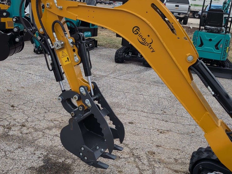 cfg-industrial-mini-excavator---xz20r---yellow-image-2