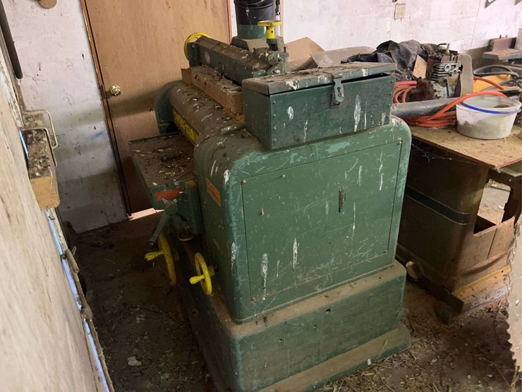 contents-of-wood-working-room-image-41