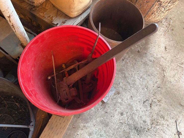 engines,-oil-jugs,-and-rope-image-30