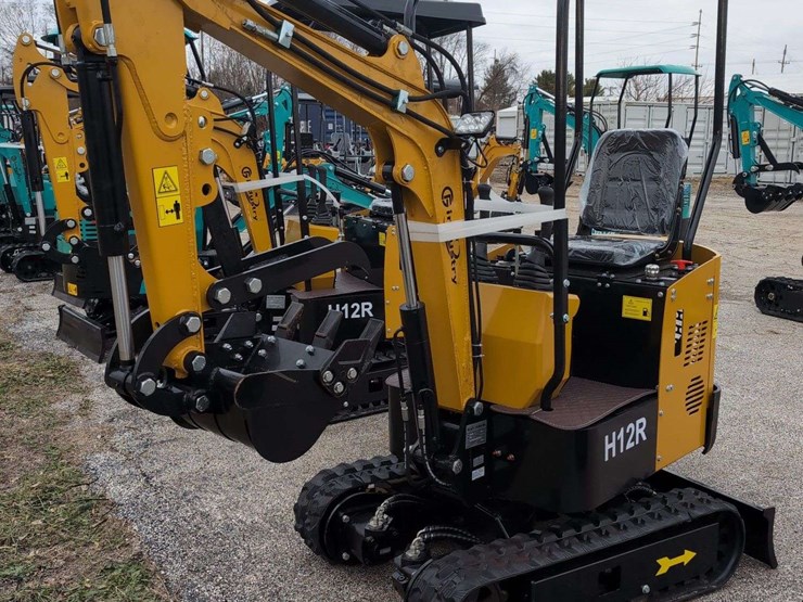cfg-industrial-mini-excavator---h12r---yellow-image-1