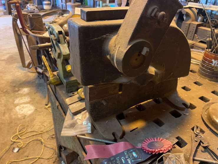 metal-working-table-image-25