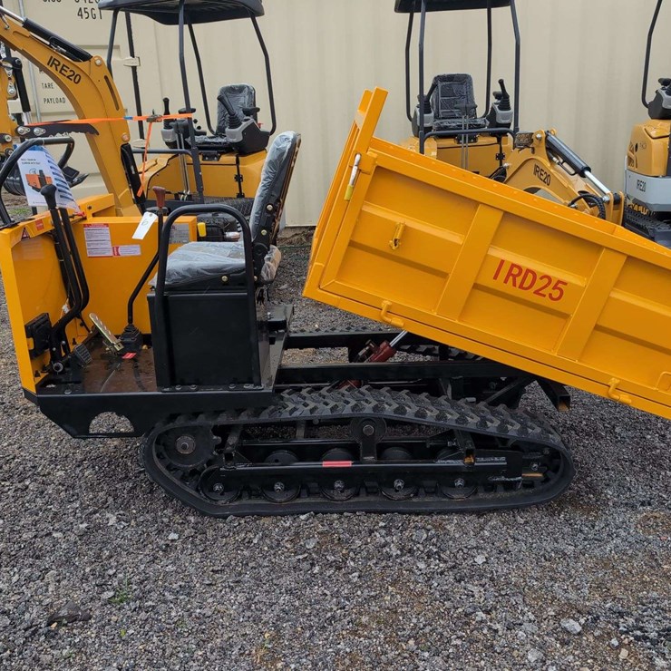 IDR25 Crawler Dumper With Seat - 13.5 HP Briggs and Stratton