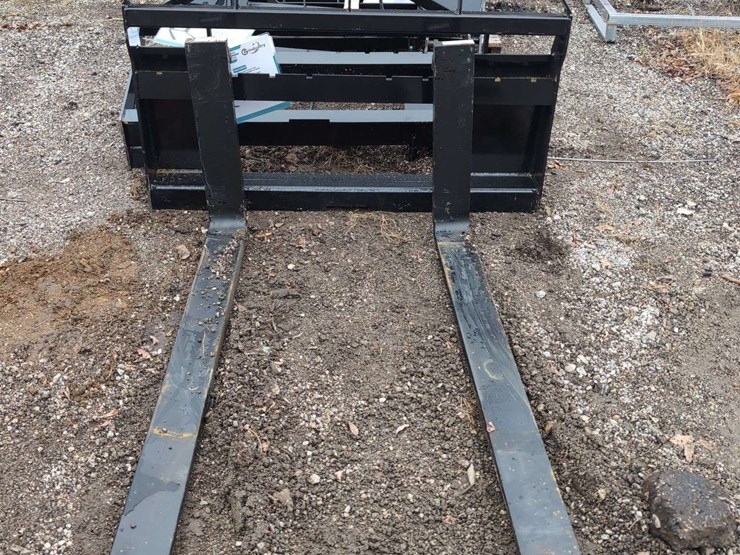 (1)-cfi-industry-sall100-adjustable-pallet-fork-image-1