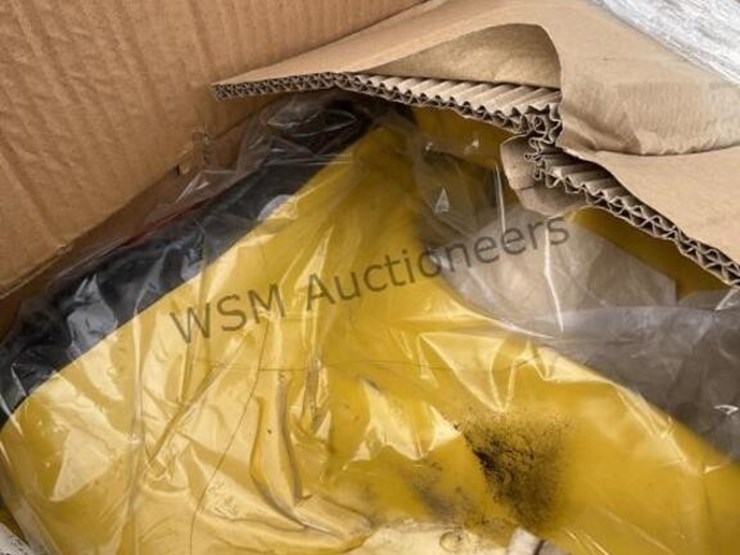 pallet-of-asst-rubber-boots-image-6