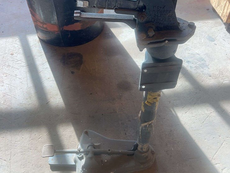 manual-foot-driven-stapler-image-4