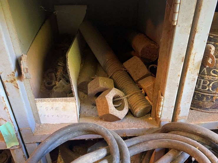 contents-of-shelving-image-34