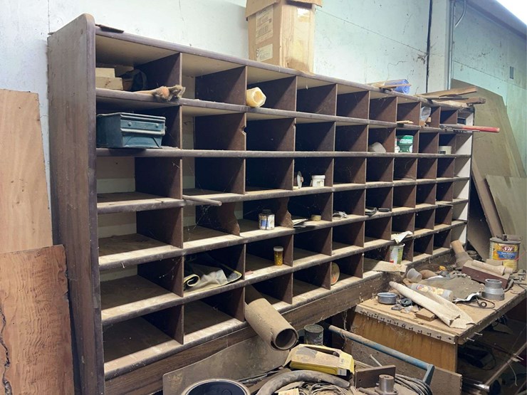 contents-of-wood-working-room-image-24