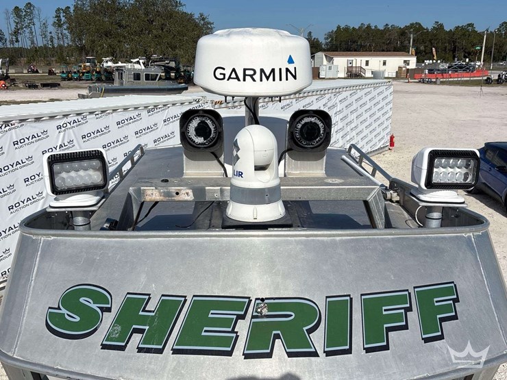 tug-boat-with-tri-axle-magic-tilt-boat-trailer-image-52