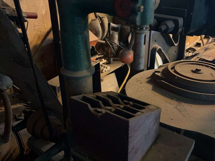 whitcomb-metal-planner-image-8