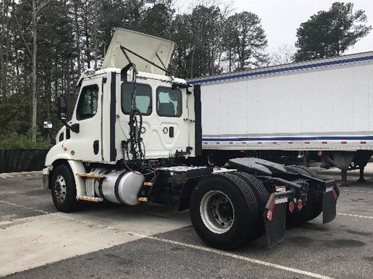 freightliner-cascadia-113-image-2