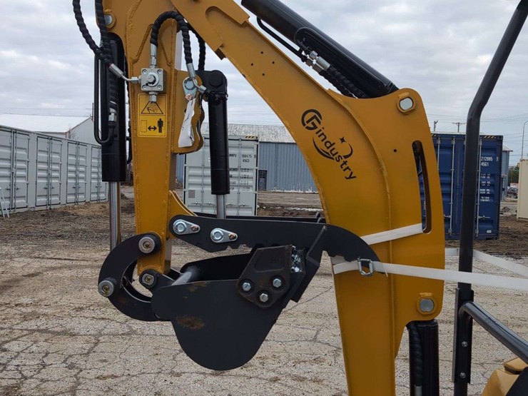 cfg-industrial-mini-excavator---qk20r---yellow-image-2