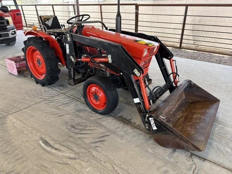 kubota-l2201-image-2