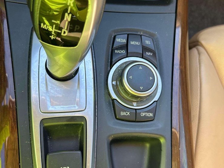 2013-bmw-x5-image-21