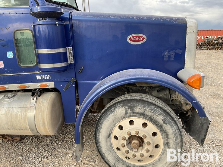 2007-peterbilt-378-image-11