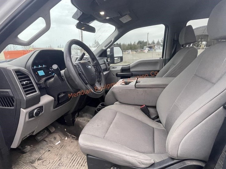 2021-ford-f350-xl-image-17