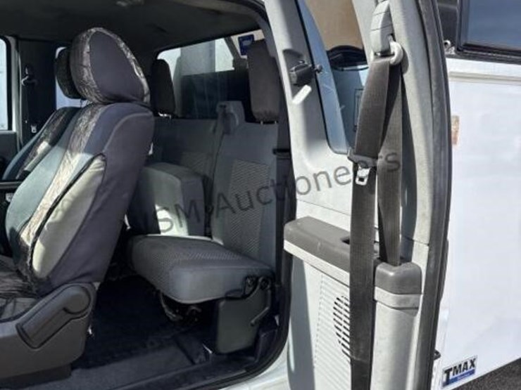 2016-ford-f550-image-38