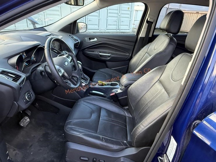 ford-escape-titanium-image-23