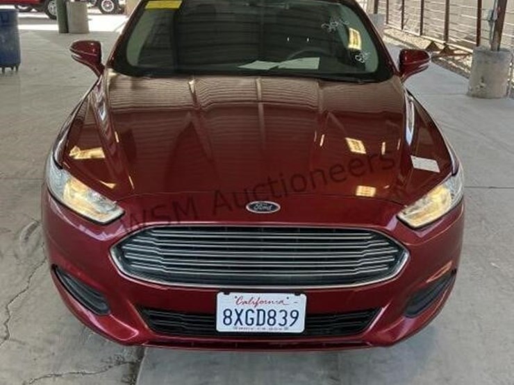 2016-ford-fusion-se-sdn-image-3