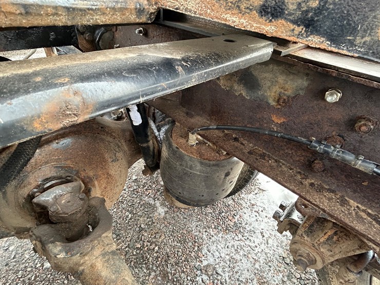 1994-peterbilt-379-image-8