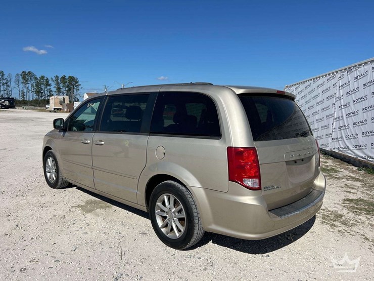 2014-dodge-grand-caravan-image-4