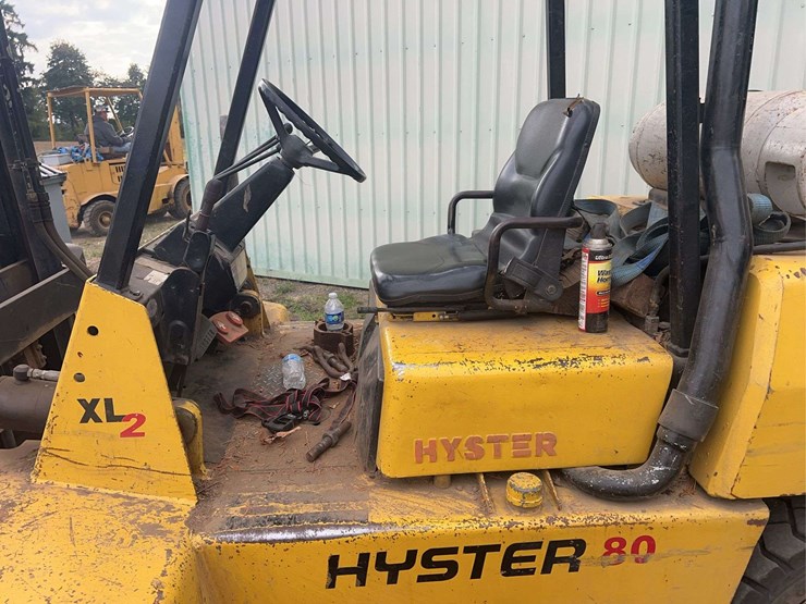 hyster-model-80-all-terrain-forklift-image-12