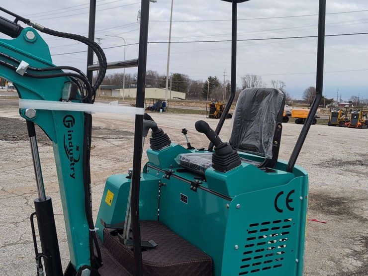 cfg-industrial-mini-excavator---h15r---green-image-4