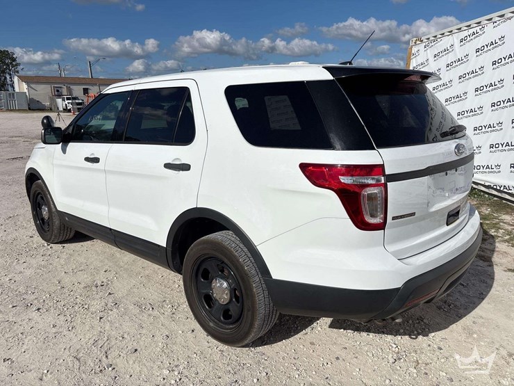 2015-ford-explorer-image-4