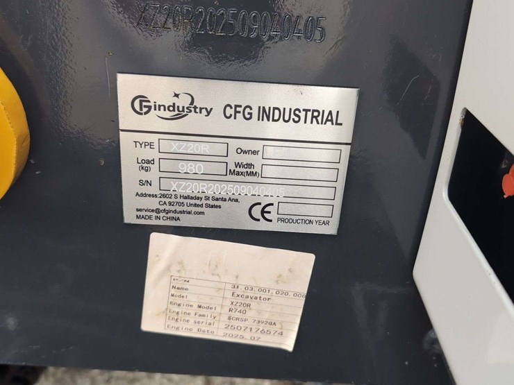 cfg-industrial-mini-excavator---xz20r---yellow-image-9