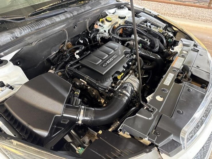 2011-chevrolet-cruze-lt-sdn-image-12