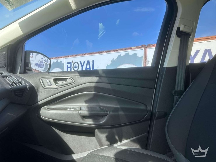 2015-ford-escape-image-12