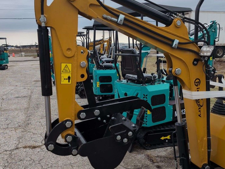 cfg-industrial-mini-excavator---h12r---yellow-image-2