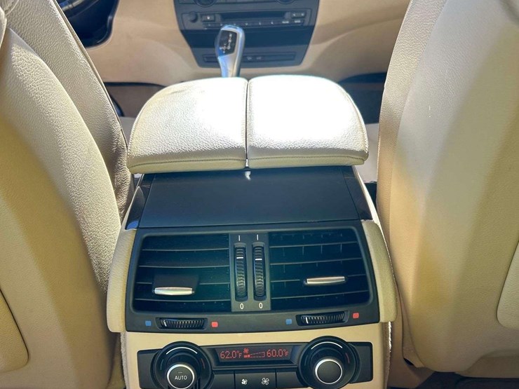 2013-bmw-x5-image-25