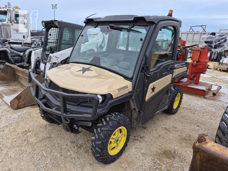 john-deere-gator-xuv-835m-image-1