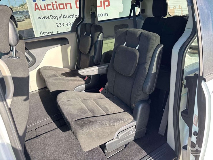 2016-dodge-grand-caravan-se-image-19