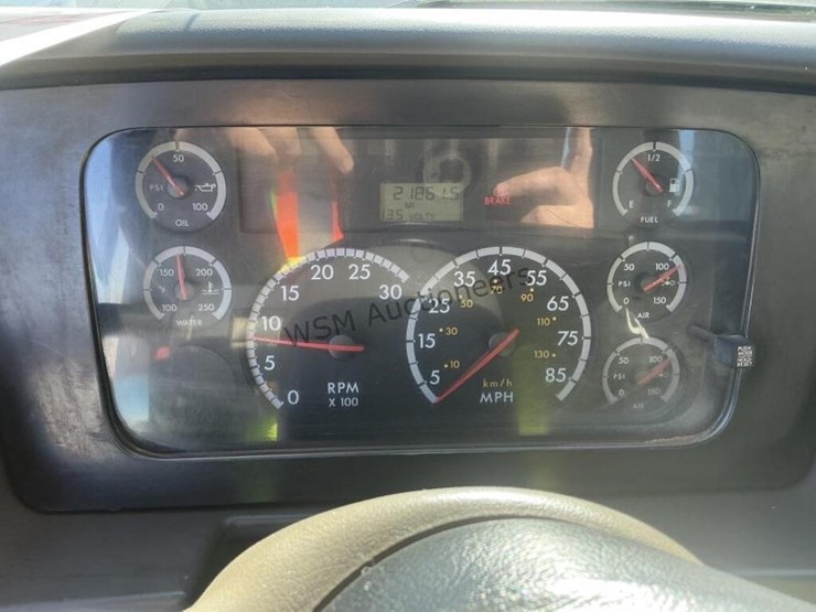 2008-sterling-l8500-image-24