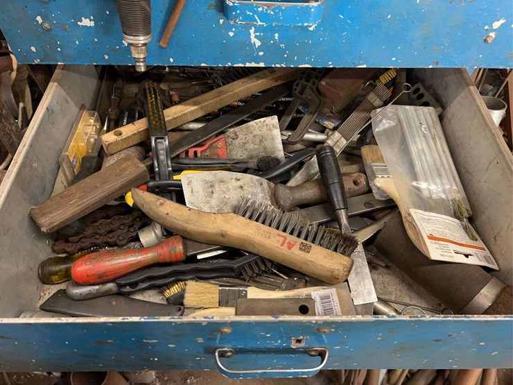 metal-shelving-and-tools-image-22