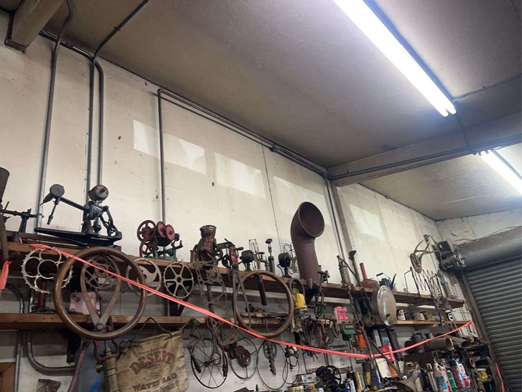 contents-of-right-side-of-the-shelf-image-1