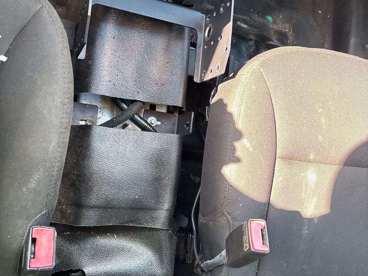 2015-ford-explorer-image-19