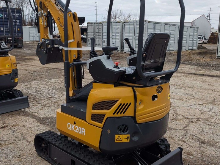 cfg-industrial-mini-excavator---qk20r---yellow-image-4
