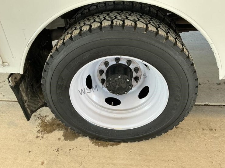 2014-ford-f550-image-8