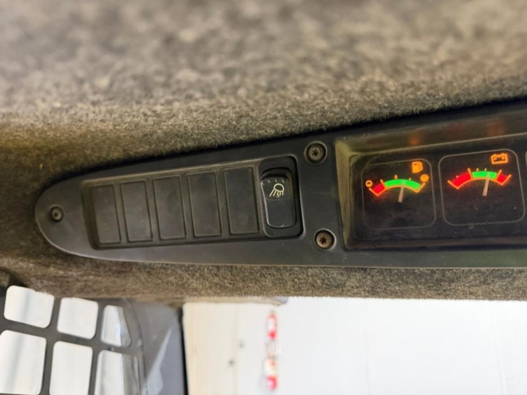 john-deere-250-image-21