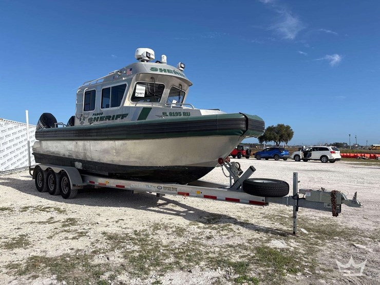 tug-boat-with-tri-axle-magic-tilt-boat-trailer-image-2