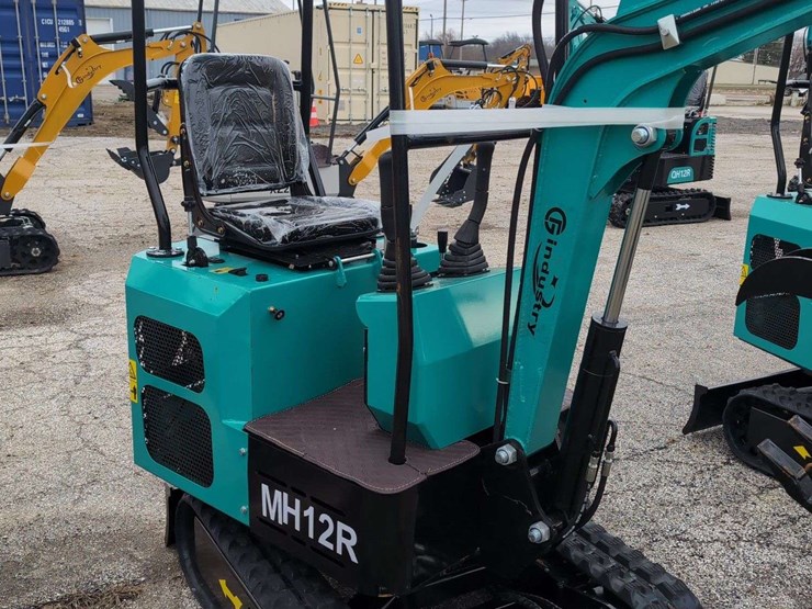cfg-industrial-mini-excavator---mh12r---green-image-5