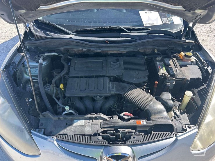 2014-mazda-2-hatchback-image-9