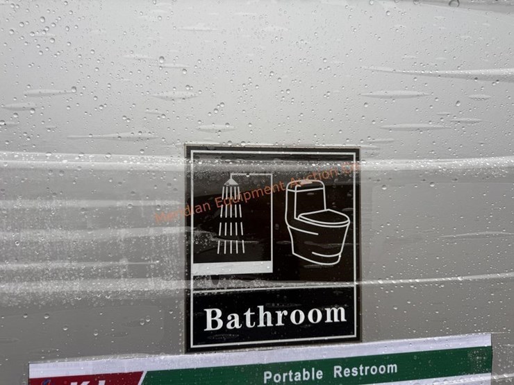 kj-mobile-restroom-with-shower-image-12