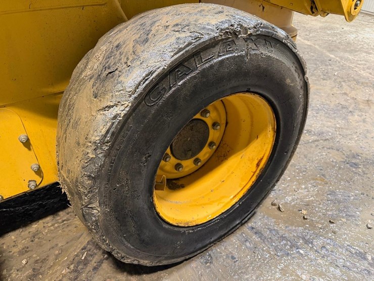 john-deere-250-image-12