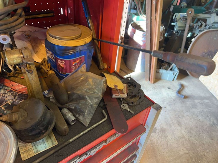 snap-on-toolbox-with-tools-image-8