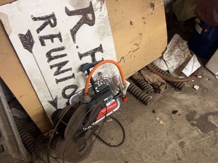 contents-of-wall-image-5