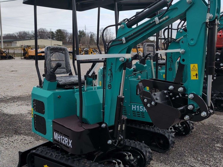 cfg-industrial-mini-excavator---mh12rx---green-image-4