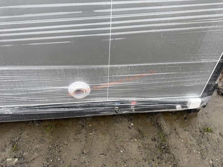 kj-mobile-restroom-with-shower-image-7